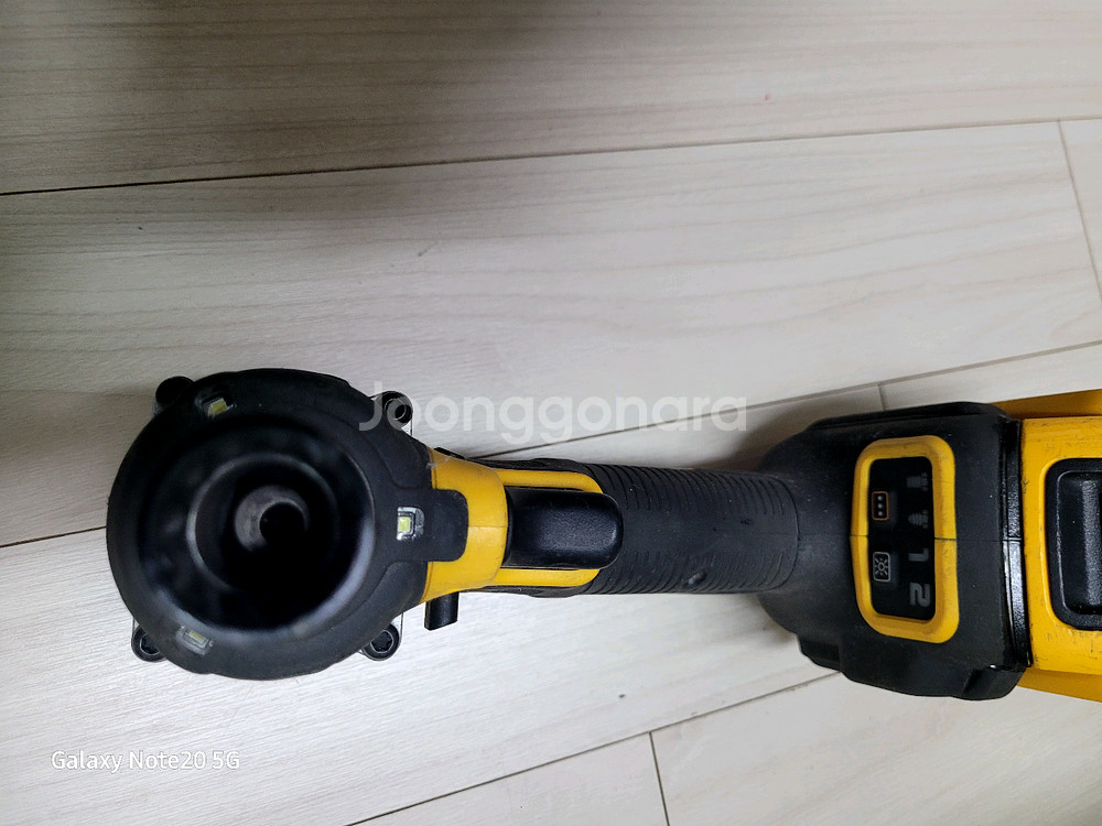 디월트 DCF922N 20V 컴팩트 충전 DCF922N임팩트 렌치 드라이버 베어툴1개,전용베터리 1개포함--3