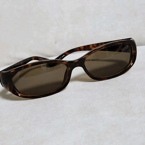 구찌 오발 브라운 선글라스 (무료배송)