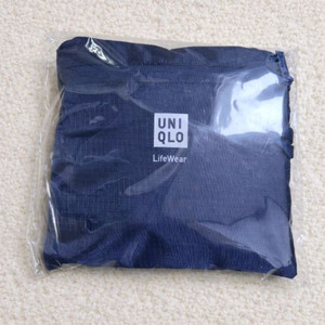 (새제품) 유니클로 포켓터블 더플백 네이비