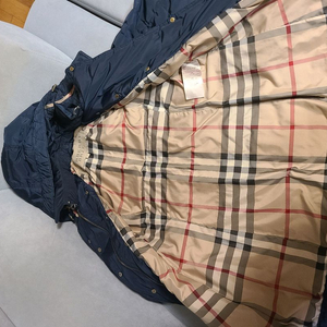 버버리 브릿 여성 네이비 패딩(S사이즈)