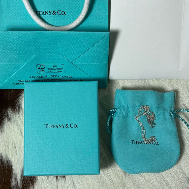 티파니앤코 엘사 퍼레티 오픈 하트 7mm 목걸이 판매합니다.--1