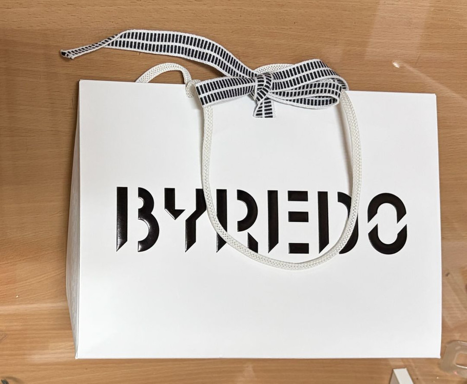 명품쇼핑백:메종키츠네 발렌시아가 이자벨마랑 apc 이미지