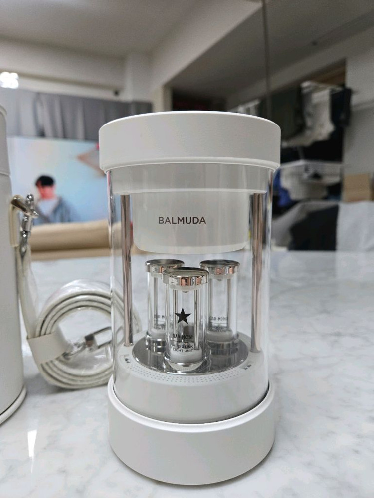 발뮤다 블루투스 스피커 M01B-WH 화이트--1