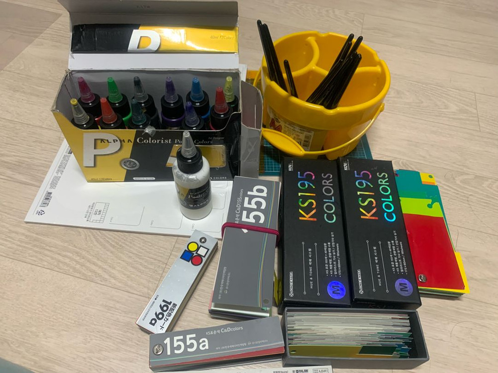 컬러리스트기사 실기 시험 컬러 색종이,종이팔레트,4구물통,포스터칼라,빵빵자.12개 붓--0