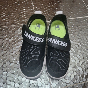 MLB 양키스 아동 샌들 230(1회착용) 이미지