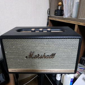 액톤 II 블루투스 스피커 블랙 색상 스탠드포함