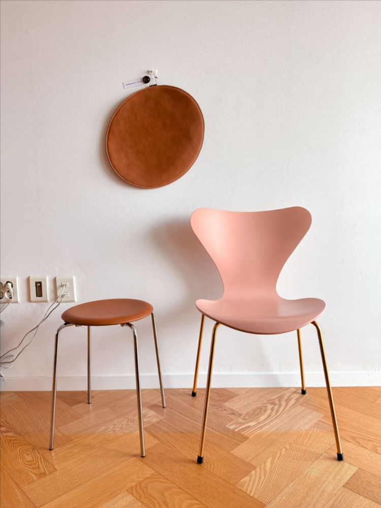 프리츠한센 세븐체어 60주년 한정 페일 핑크 이미지