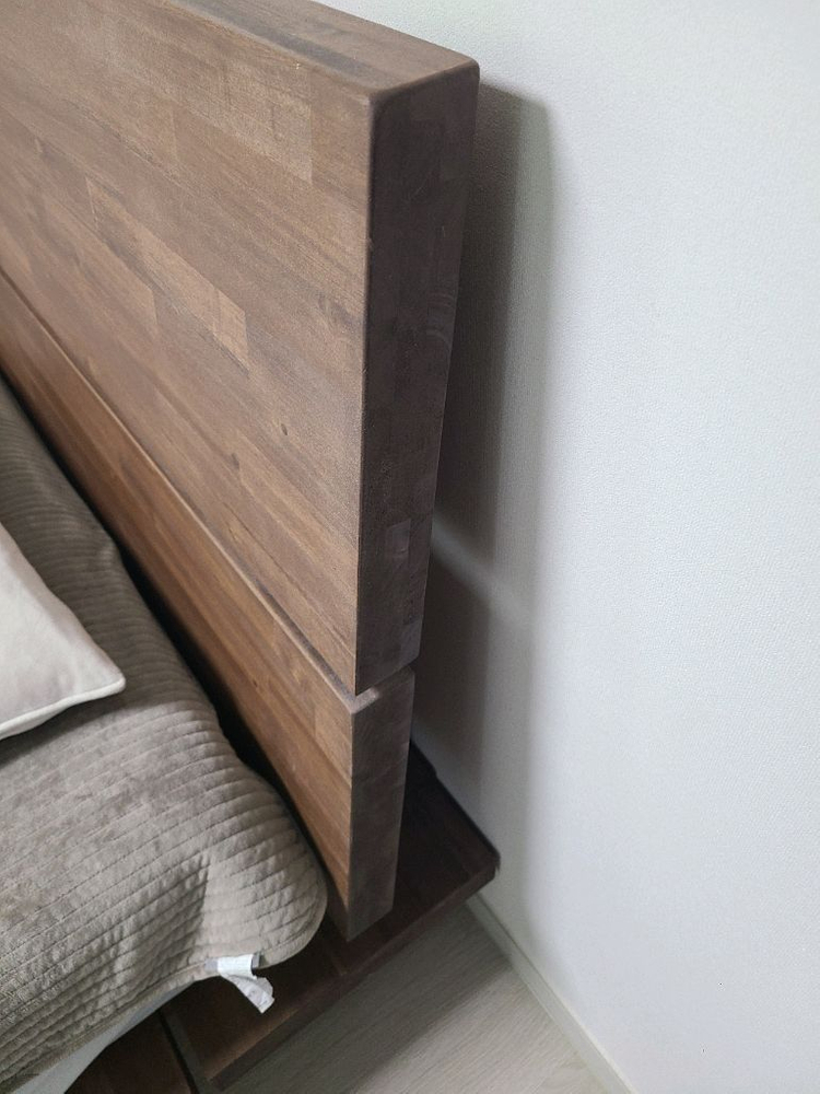 지누스 매트리스 원목 라지킹 침대 이미지