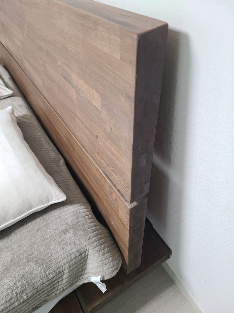 지누스 매트리스 원목 라지킹 침대 이미지