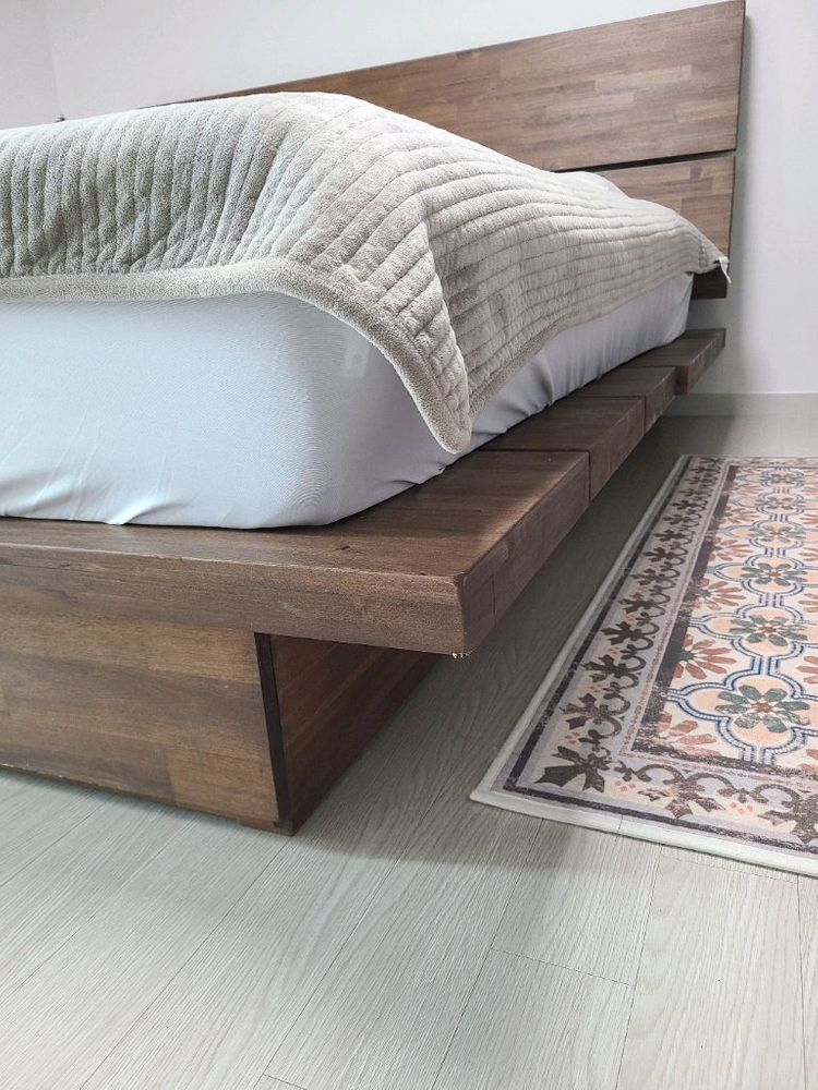 지누스 매트리스 원목 라지킹 침대 이미지