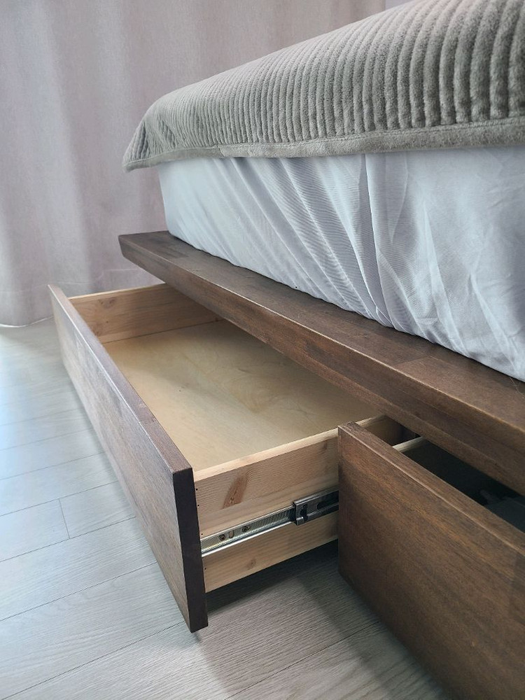 지누스 매트리스 원목 라지킹 침대 이미지