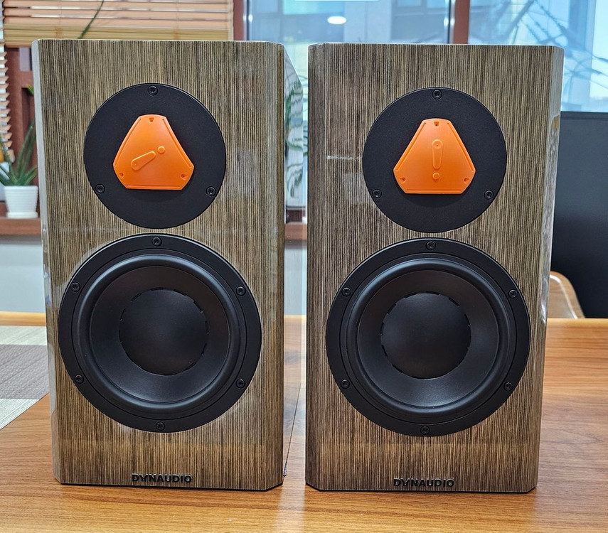 북셸프 스피커--1