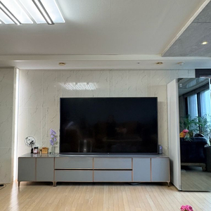 LG전자 86인치 4K 스마트 울트라 UHD TV 새 거급 싸게 판매합니다.