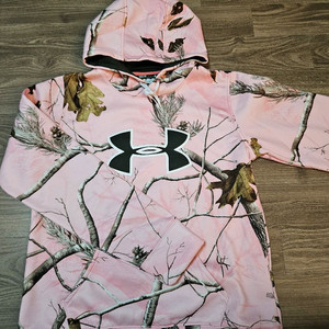 언더아머 핑크 카모 후드티