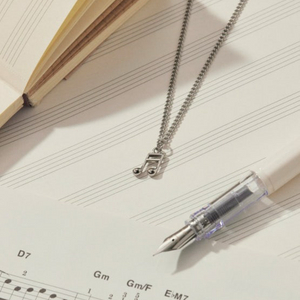 세븐틴 9주년 목걸이 우지 삽니다 이미지