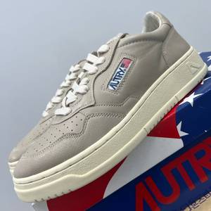 오트리 메달리스트 고트스킨 39 그레이 새상품