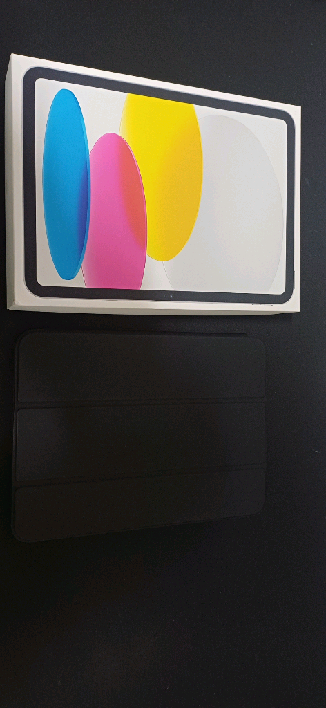 아이패드 10세대 wifi 실버 + 신지모루케이스 팝니다--1