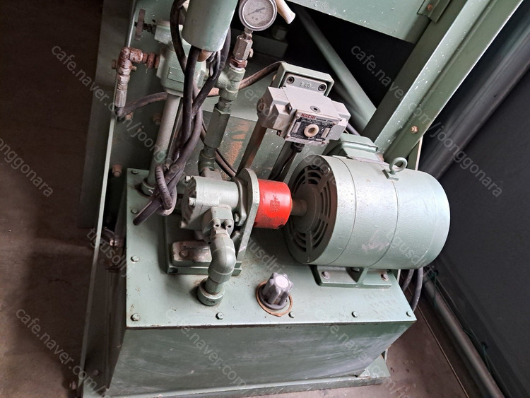 열프레스 중고열프레스 중고핫프레스 중고목공프레스 핫프레스 핫목공프레스 열판유압프레스 판매 이미지