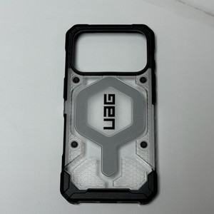 아이폰 17프로 uag 패스파인더 클리어 실버 팝니다.