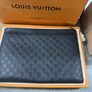 Louis Vuitton(루이비통) N60112다미에 인피니 포쉐트 클러치