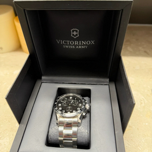 Victorinox Swiss Army 241494 크로노그래프 풀박 / 타키미터 / 정품