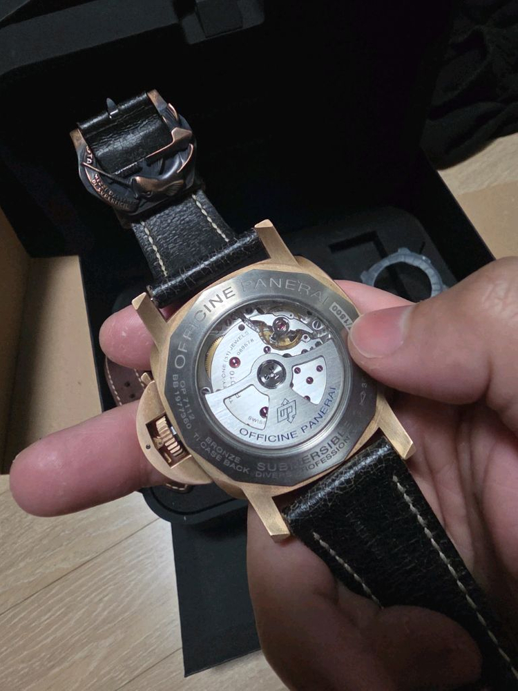 파네라이 pam00968 브론조 이미지
