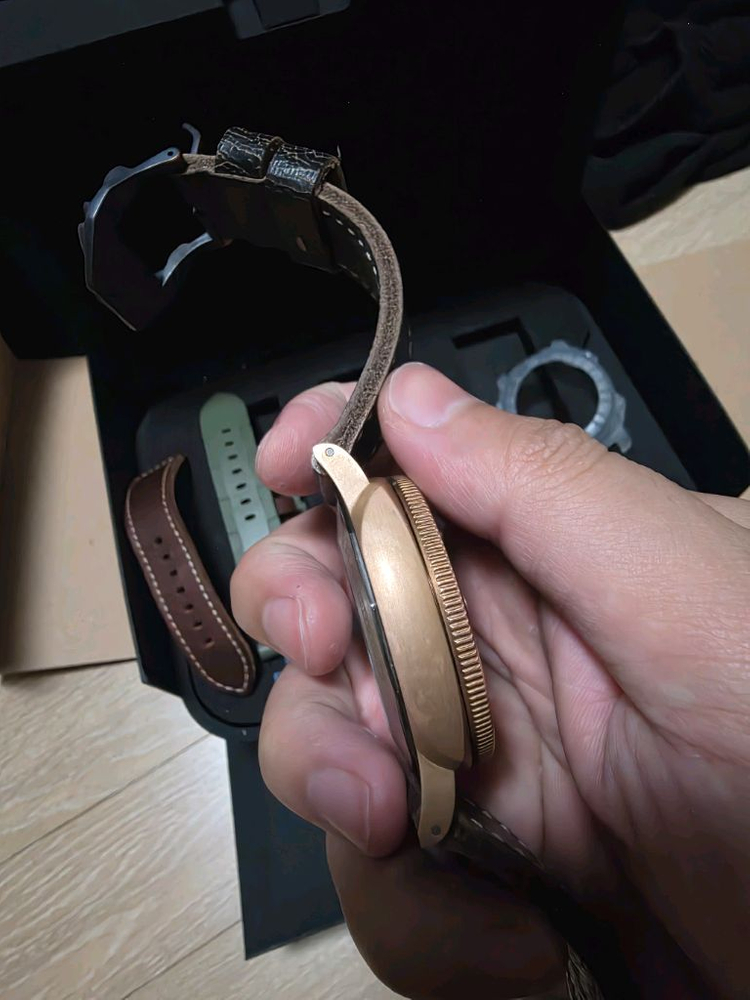 파네라이 pam00968 브론조 이미지