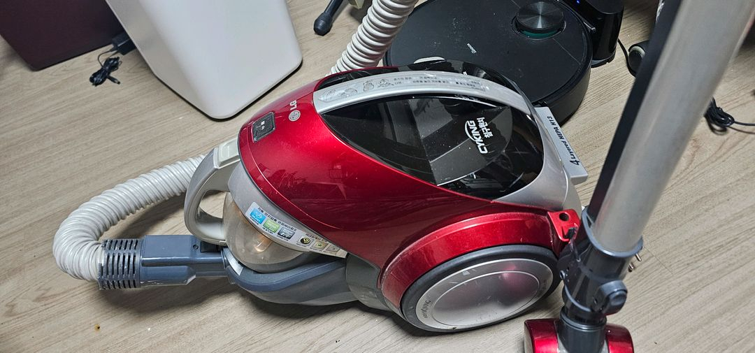 LG 싸이킹 컴프레서 유선청소기--1