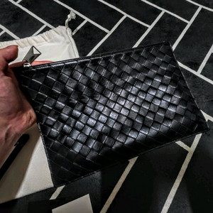 보테가베네타 클러치