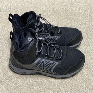 (정품) 뉴발란스 키즈 블랙 방한화 운동화 200 이미지