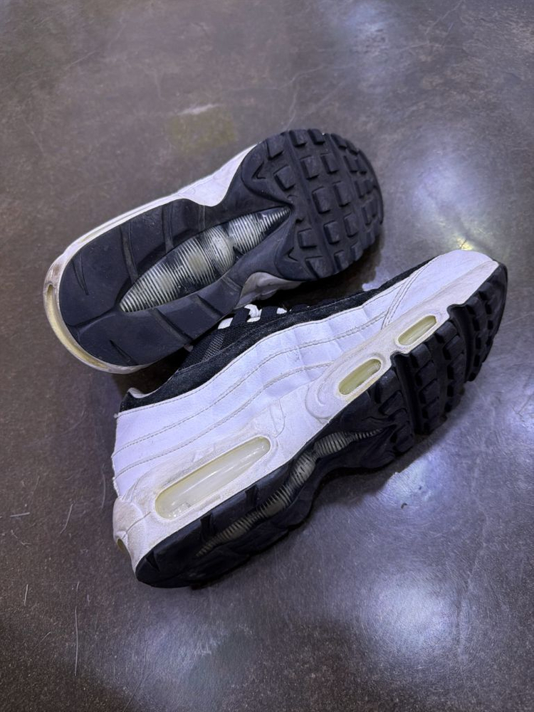 나이키 에어맥스95 에센셜 음양 화이트 블랙 슈즈 260--7