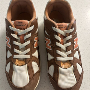 뉴발란스 운동화 210