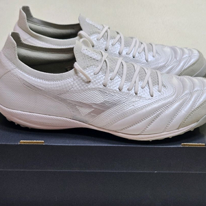 미즈노 모렐리아 네오 살라 풋살화 275mm