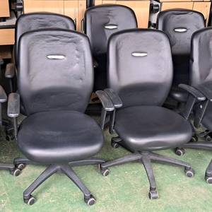 검정색바퀴의자 네자의자 검은색회전의자 팝니다