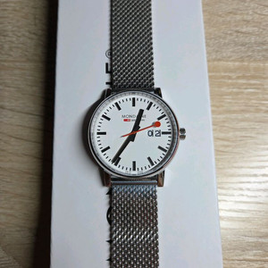 몬데인 evo2 빅데이트 쿼츠 시계 판매합니다