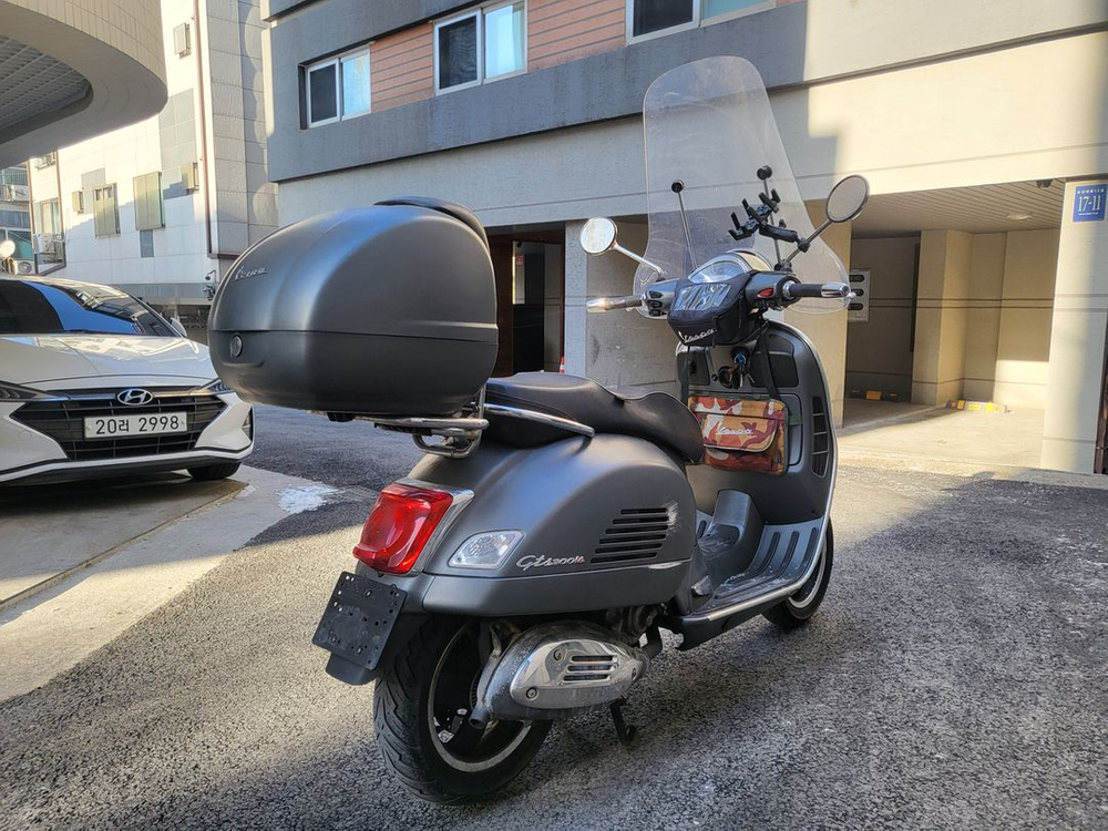 급처) 강남 2016년 베스파 GTS 300--3