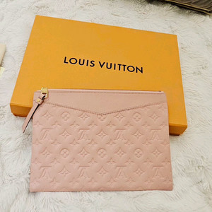 루이비통 앙프렝뜨 클러치 핑크 귀한아이템