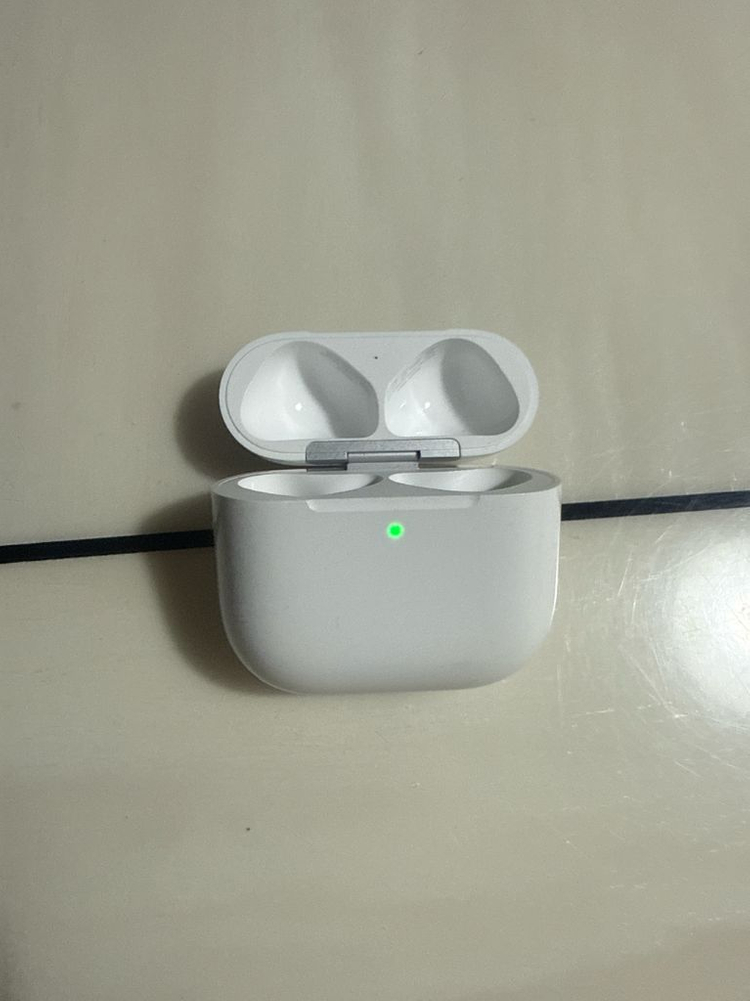 애플 에어팟 4세대 본체--0