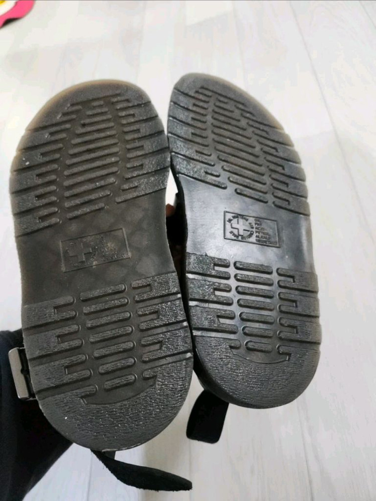 닥터마틴 그리폰 블랙 샌들 260--2