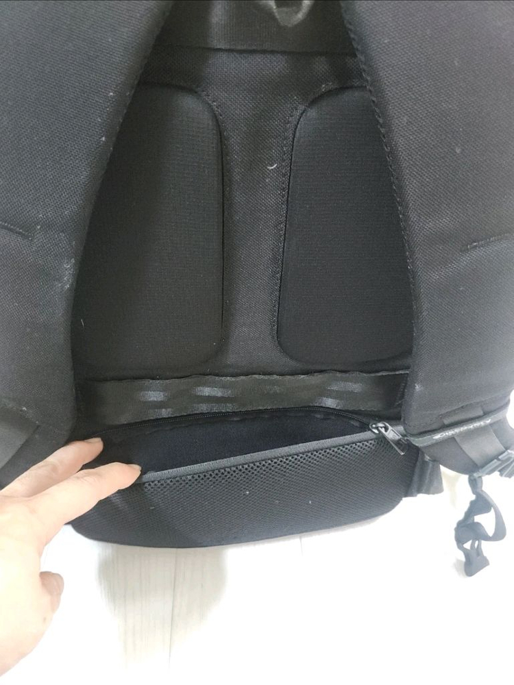 디스커버리 19L 백팩 검정색--2