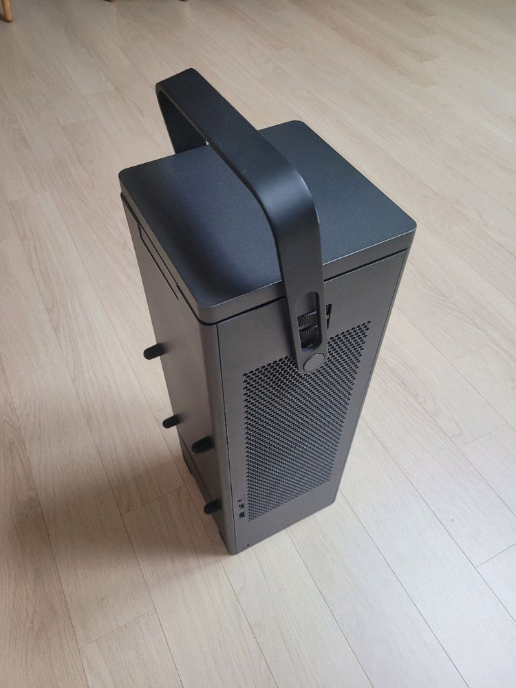 LG 시네빔 HU80KA 4K 프로젝터--1