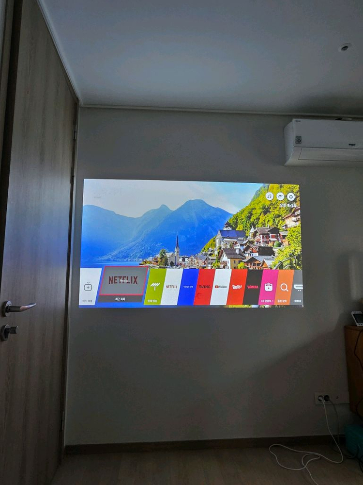 LG 시네빔 HU80KA 4K 프로젝터--3