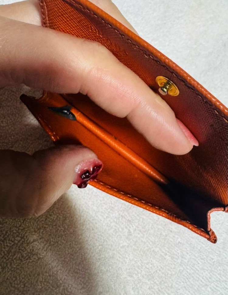 프라다 사피아노 레더 카드지갑--4