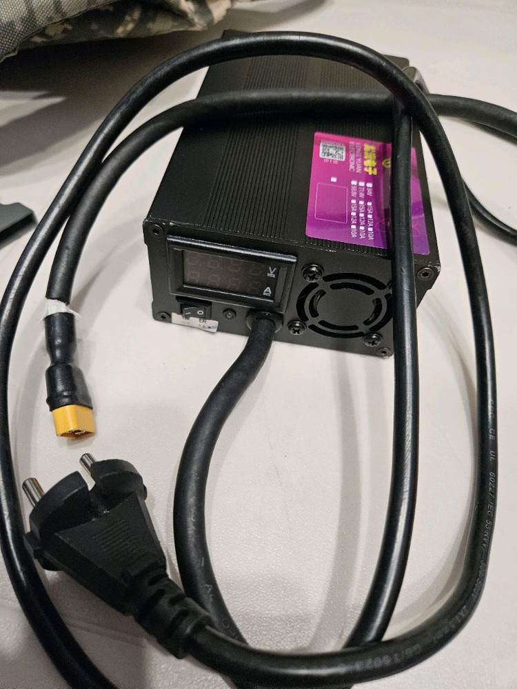 위페드 가변 급속 충전기--0