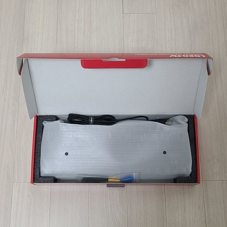 에이투 AG0301 유선 적축 게이밍 키보드 블랙 이미지