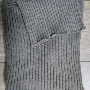 (새상품) 보세 여성 니트 목폴라 듀엘 오즈세컨 지컷 보브 레니본 이미지