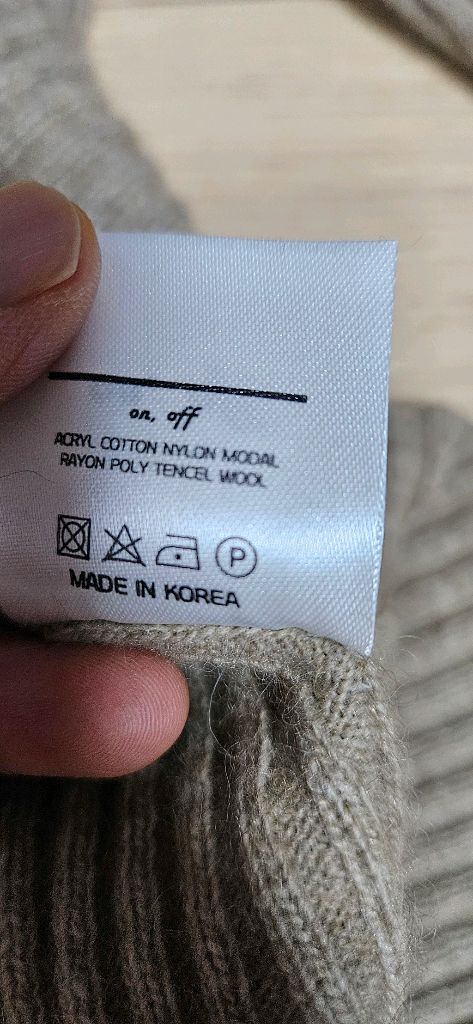 (새상품) 보세 여성 니트 목폴라 듀엘 오즈세컨 지컷 보브 레니본 이미지