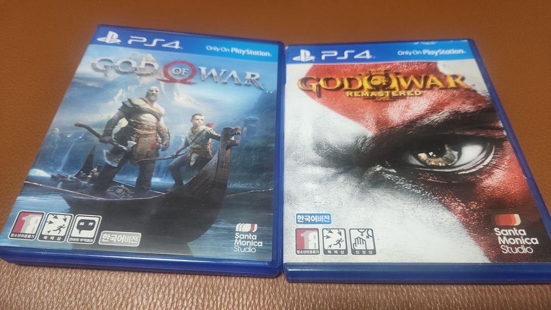 중고 PS4 갓오브워3,갓오브워 2개--0