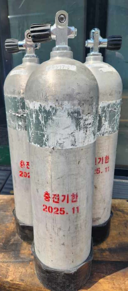 스킨스쿠버 산소통 8.4리터 12리터 3개 화재진압용 산소통.등--1