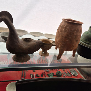 닭모양토기진품200 만원적토기90만원